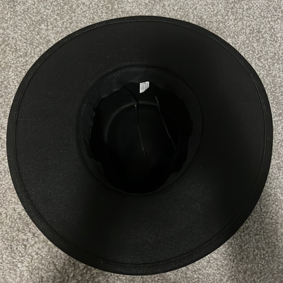 Beautiful black Fedora - Picture 3 of 3